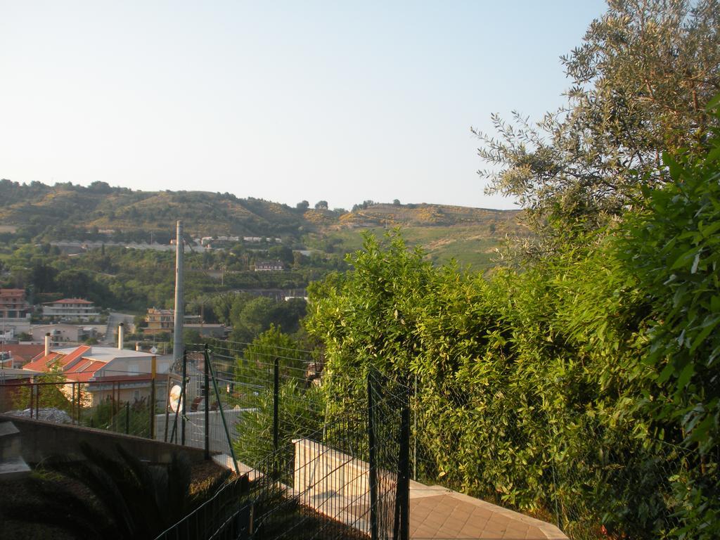 B&B Brezza Marina San Benedetto del Tronto Buitenkant foto
